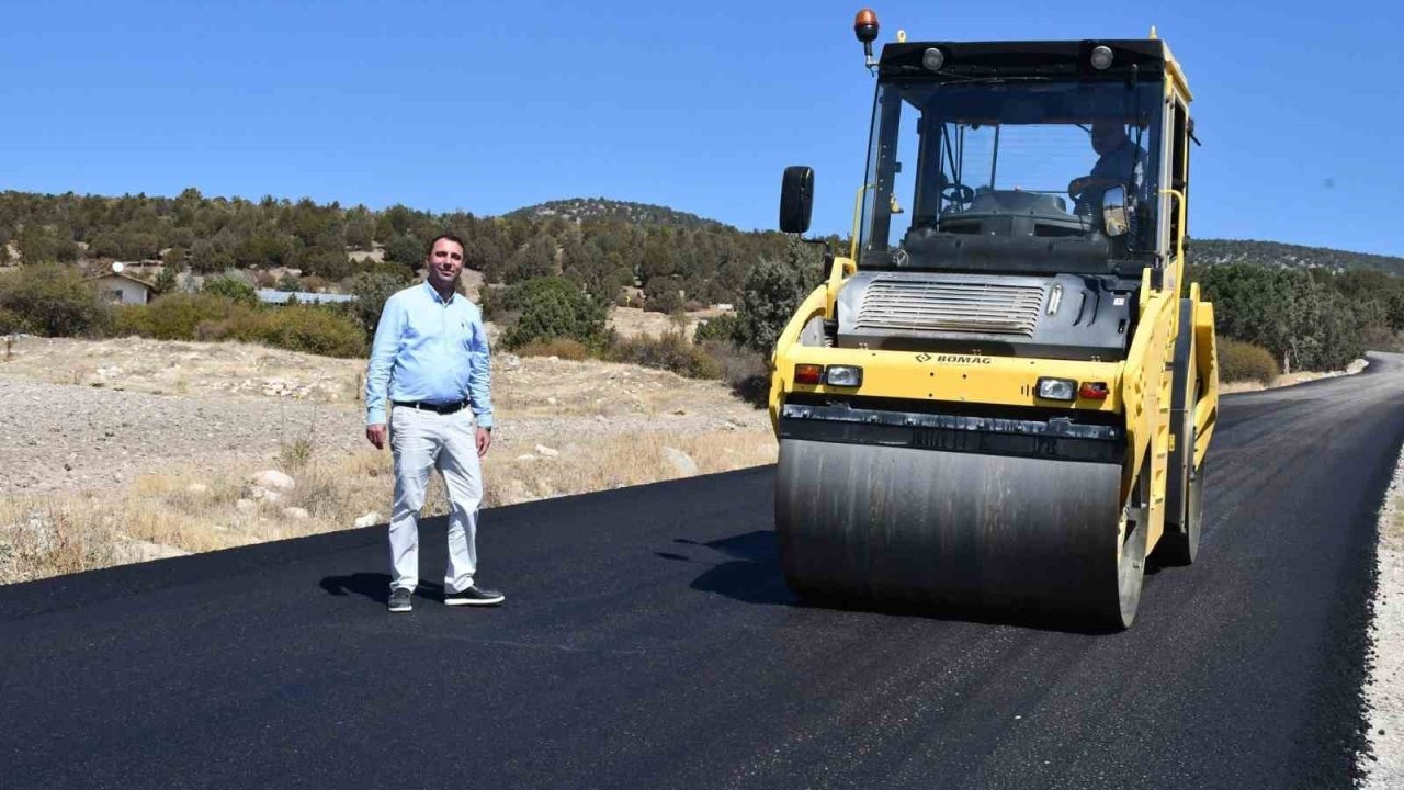 Beylikova’ya 7 kilometrelik sıcak asfalt: O mahalle tozdan kurtuldu