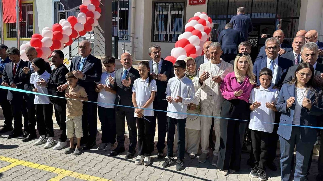 Bakan Tekin: "Türkiye son 20 yılda eğitim öğretimde fiziki altyapı, teknolojik altyapı ve akademik içerik açısından devrim niteliğinde işler yaptı"