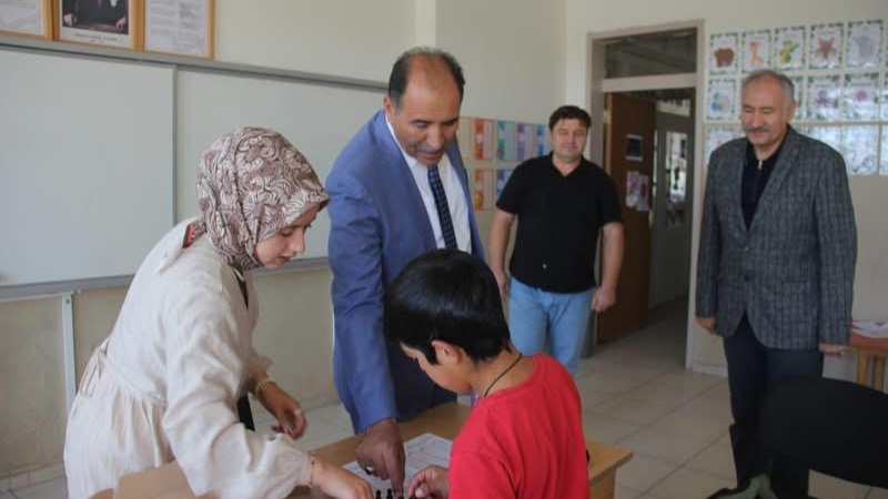 İl Milli Eğitim Müdürü Aziz Gün’den Okul Ziyaretleri