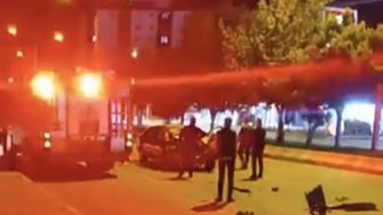 Muş-Bitlis yolunda otomobil traktöre çarptı: 1 yaralı