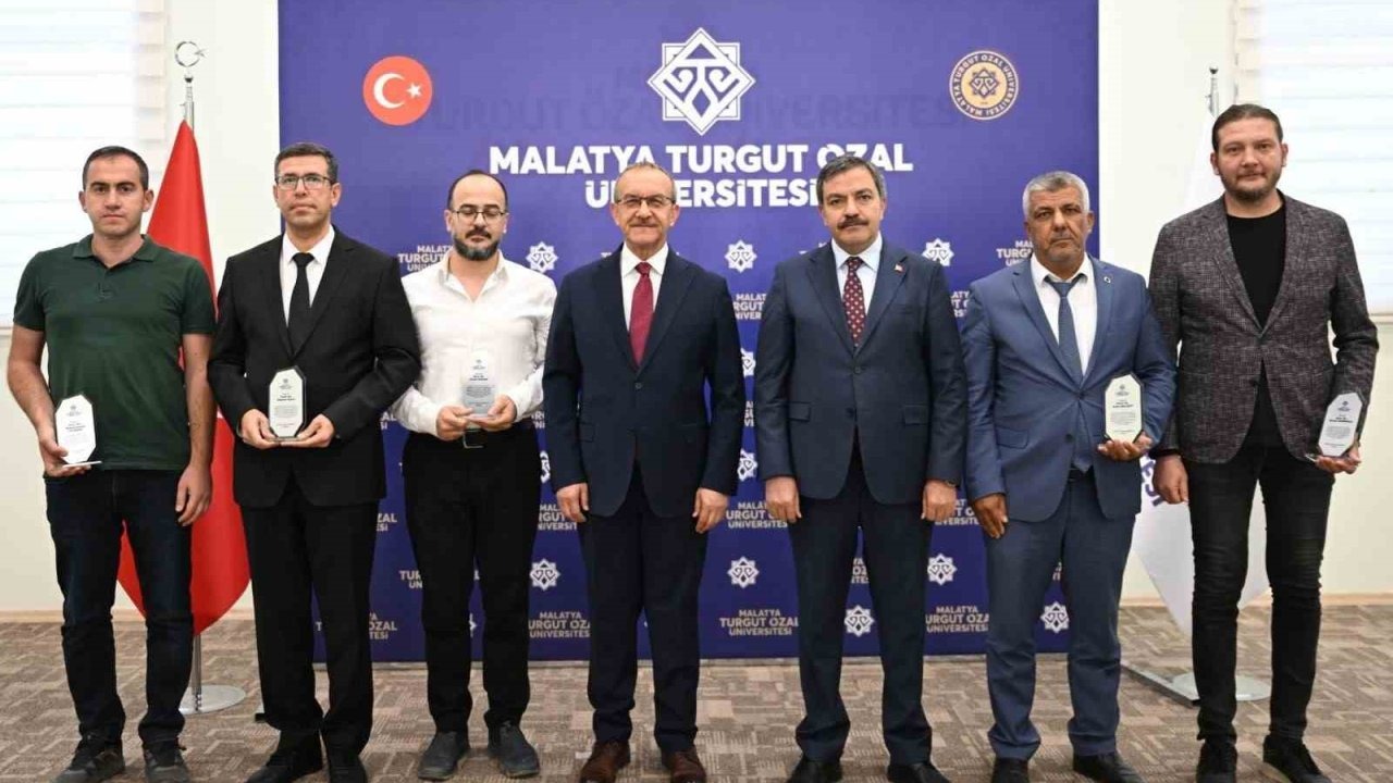 Malatya Turgut Özal Üniversitesi’nde başarılı akademisyenler ödüllendirildi