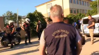 Polis ekiplerinin okul çevrelerinde denetimleri sürüyor