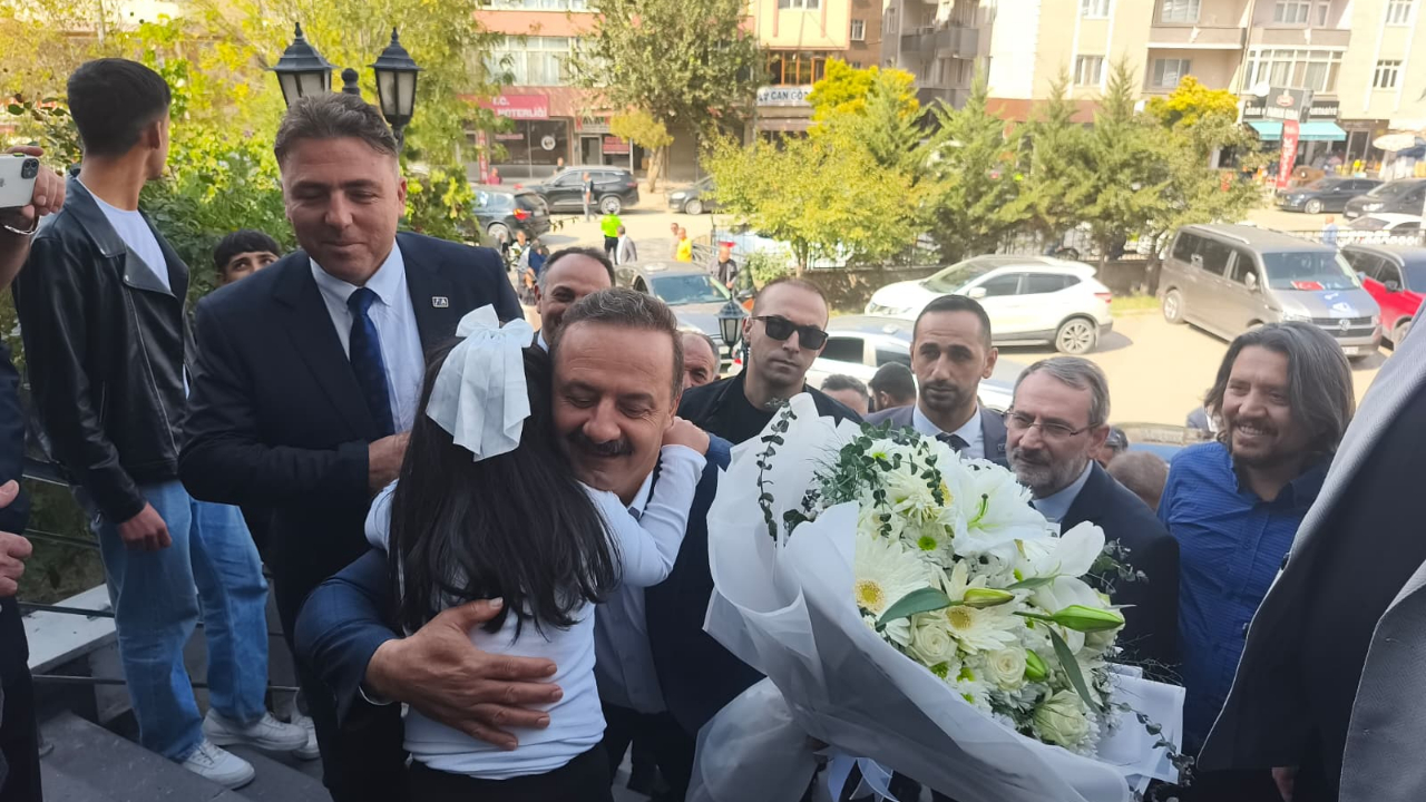 Yavuz Ağıralioğlu Iğdır’da Konuştu: “Ay-Yıldızlı Bayrağın Altında Sorumluluk Zamanı”