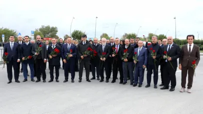 Rektör Gürel ve Üniversite Rektörleri, '27 Eylül Azerbaycan Şehitlerini Anma Günü'nde Şehitler Anıtı'nı Ziyaret Etti