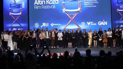 ‘O Da Bir Şey Mi’ Altın Koza’ya damga vurdu: 8 ödül birden aldı
