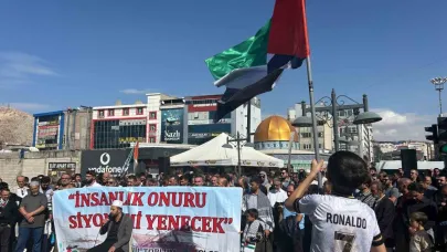 Van’da STK’lardan Küresel Sumud Filosu’na destek