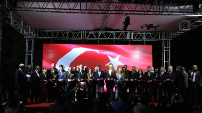 CHP Genel Başkanı Özel, Uşak Belediyesi Ferdi Zeyrek Amfi Salonu açılışına katıldı