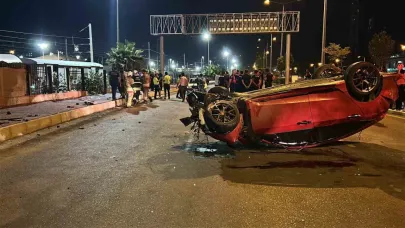 Otomobilin, kaldırımda yürüyen yayaların arasına daldığı kazada ölen 3 kişinin ismi belli oldu