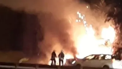Alev alev yanan otomobil kullanılamaz hale geldi
