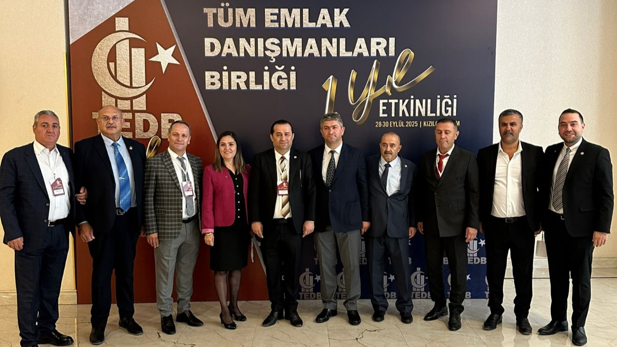 Ayhan Talan Tüm Emlak Danışmanları Birliği Birinci Yıl Etkinliğine Katıldı