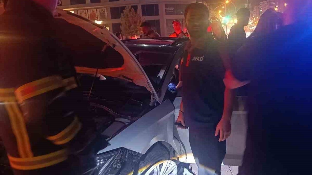 Batman’da otomobil takla attı: 2 yaralı