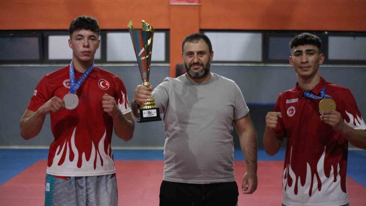 Konyalı şampiyon kick boksçuların hedefi dünya şampiyonluğu
