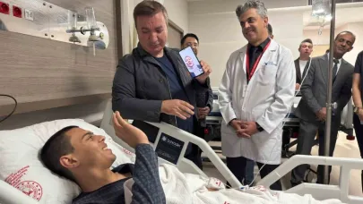 Vali Aydoğdu, hastanede tedavi gören üniversite öğrencisini yalnız bırakmadı
