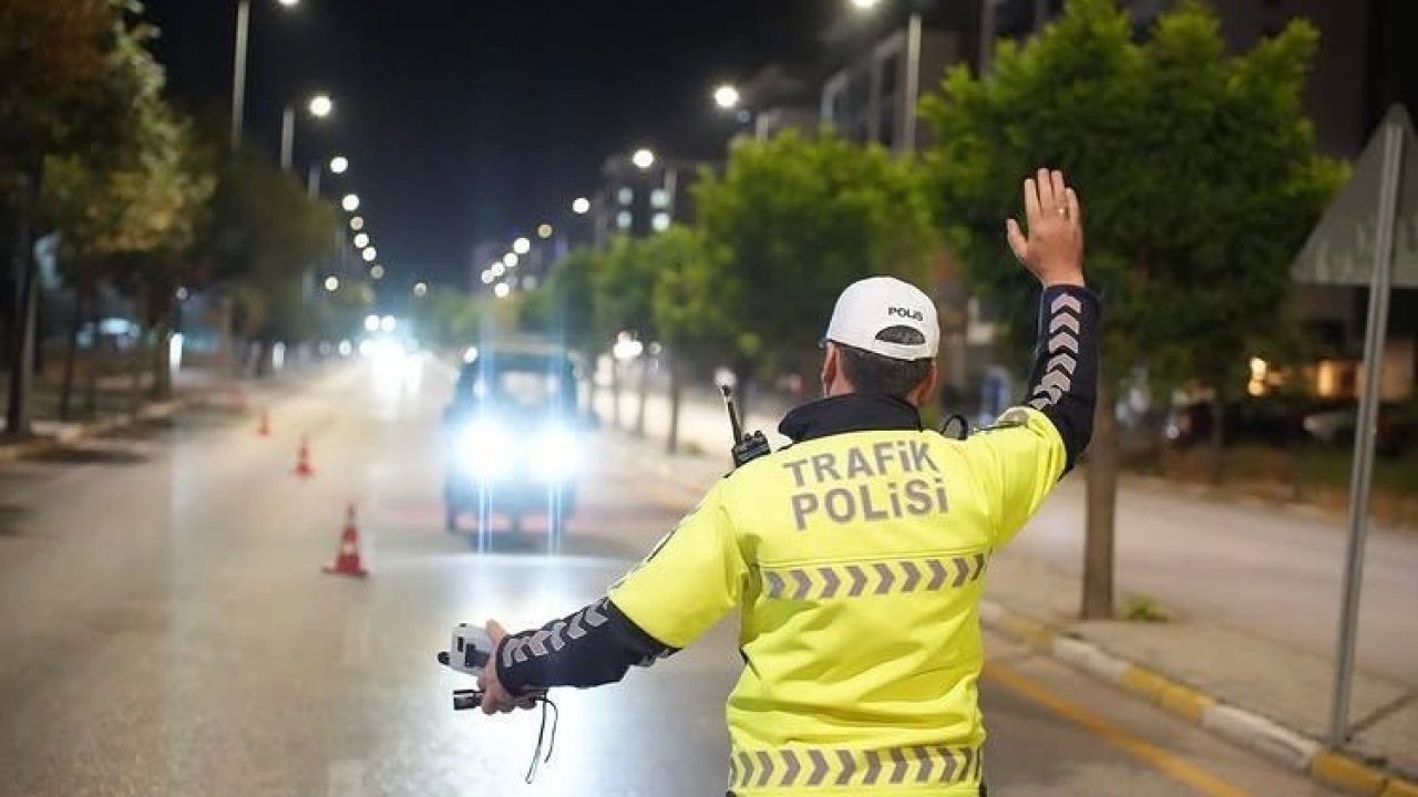 Isparta’da modifiyeli araçlara gece denetimi