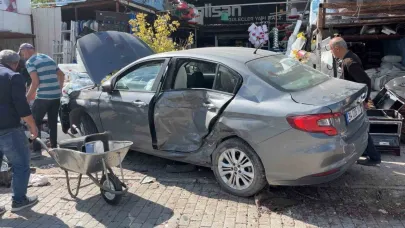 Konya’da kontrolden çıkan otomobil yayalara çarptı: 3 yaralı