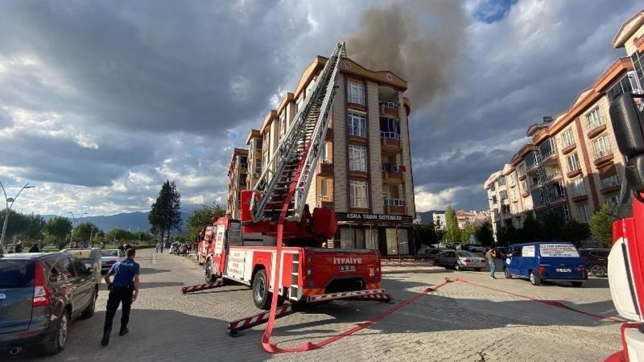 Edremit’te apartmanın çatısında yangın çıktı