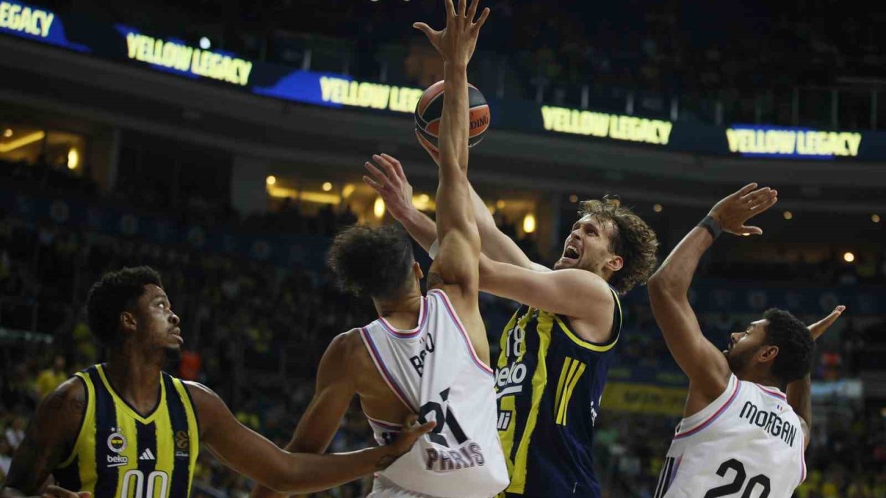 THY Euroleague: Fenerbahçe: 96 - Paris Basketbol: 77