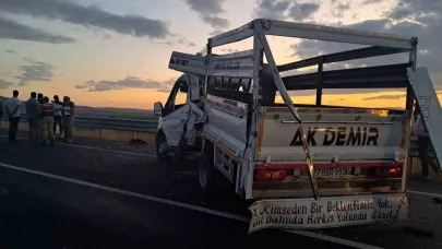 Kilis’te tır ile pikap çarpıştı: 3 yaralı