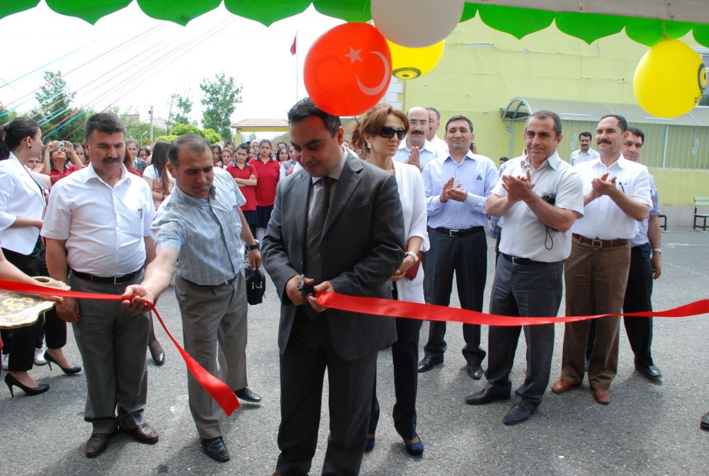 Besti Aydeniz Anadolu Kız Meslek Lisesi Kermes ve Sergi Düzenledi