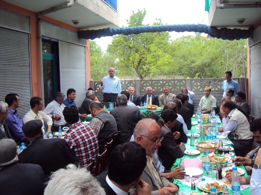 Ak Parti Seçim Gezisine Devam Ediyor