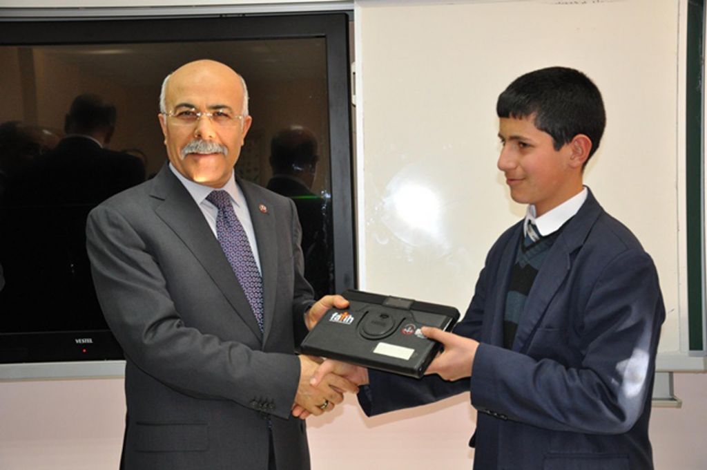 İlimiz'de Fatih Projesi Kapsamında Tablet Bilgisayar Dağıtımı Yapıldı