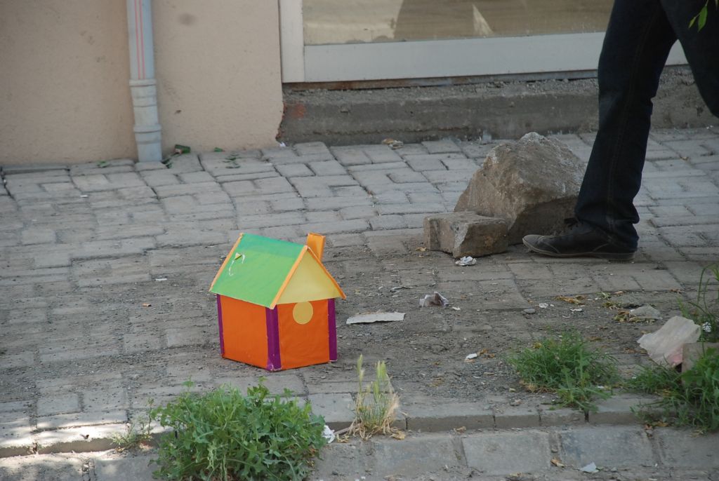 Şüpheli Maketev Fünyeyle Patlatıldı