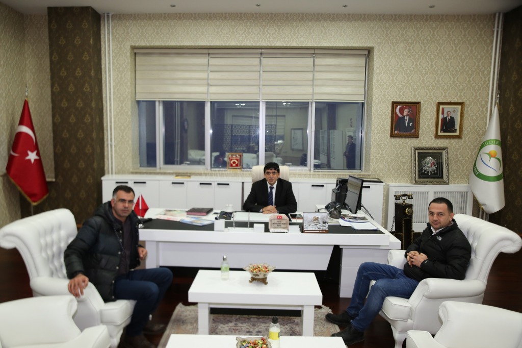Iğdır Yıldız Koleji Yetkilisi İlhami Doğan Rektör Almayı  Makamında Ziyaret Etti
