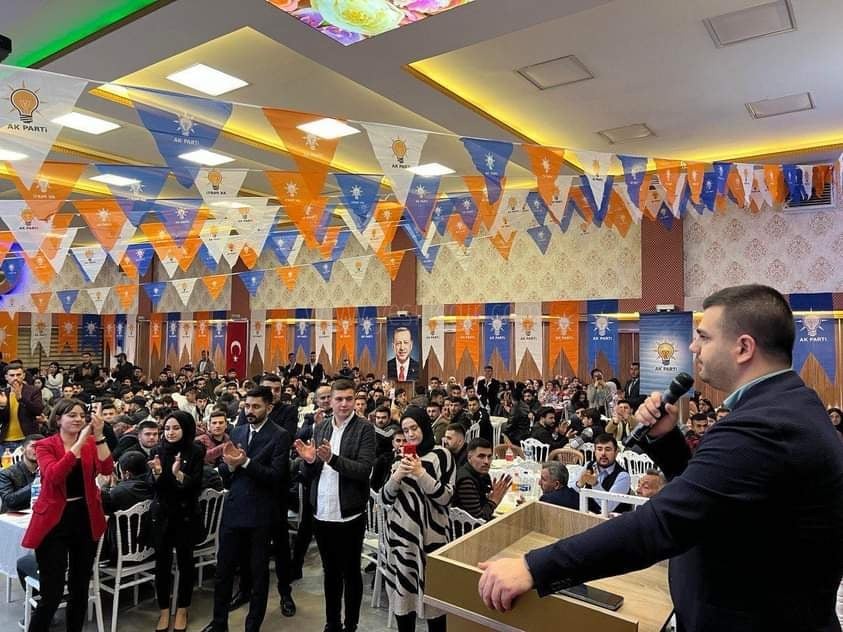 AK GENÇLİK İFTARDA BULUŞTU