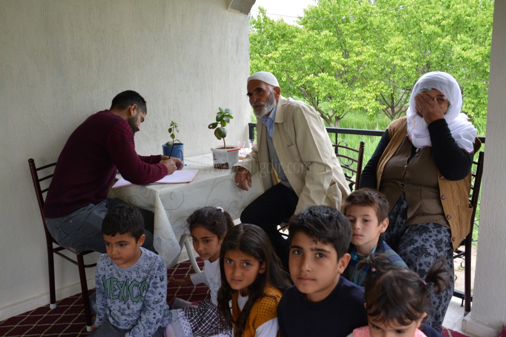 78 YAŞINDA Kİ NURETTİN DEDE ŞİİR YAZMAK İÇİN OKUMA YAZMA ÖĞRENDİ
