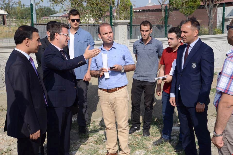 VALİ ÜNLÜ ENGELSİZ YAŞAM MERKEZİ İNŞAATINDA İNCELEMELERDE BULUNDU