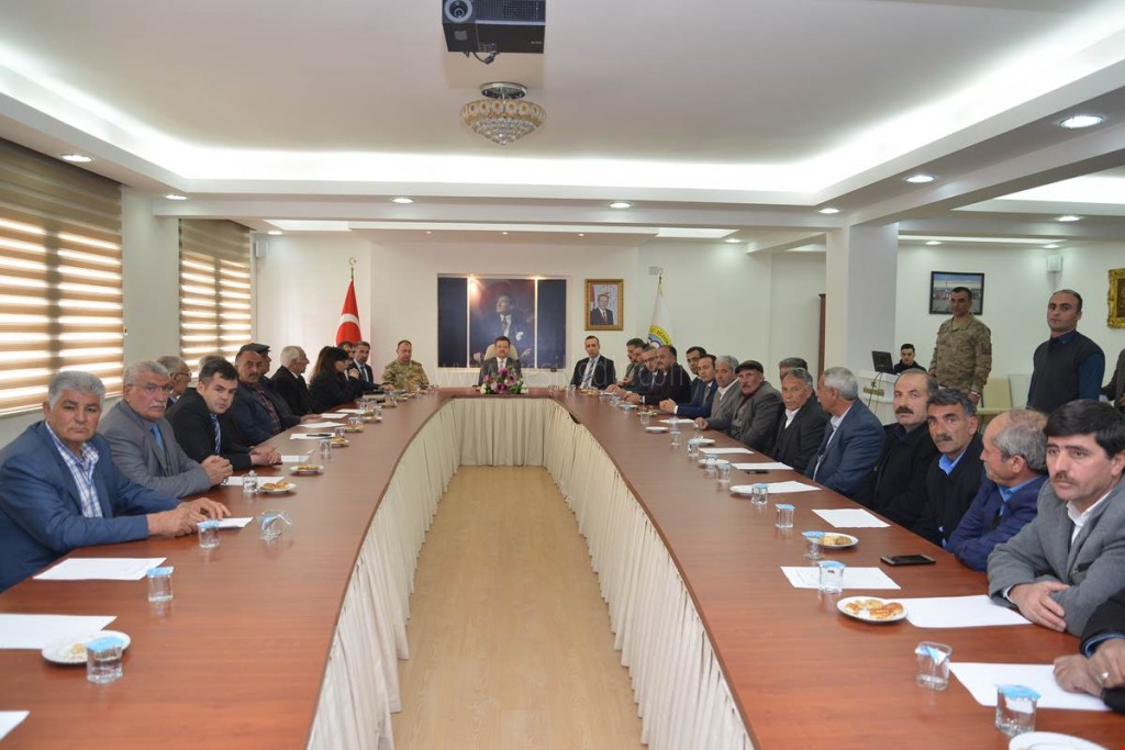 KÖY MUHTARLARIYLA SEÇİM GÜVENLİĞİ TOPLANTISI YAPILDI