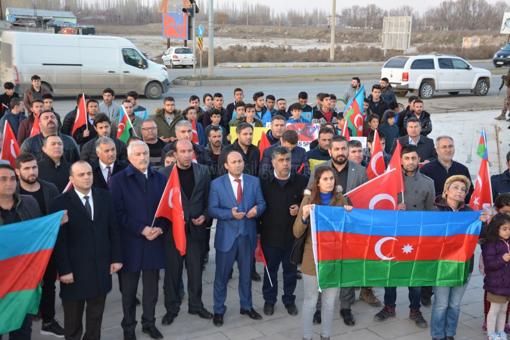 HOCALI ŞEHİTLERİ ANILDI