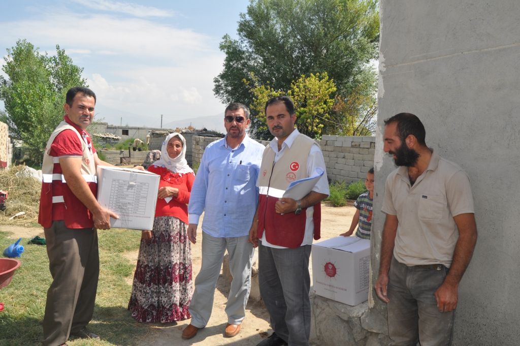 Türkiye Diyanet VAKFI Ramazanda Muhtaç Ailelere Yardım Eli Uzattı