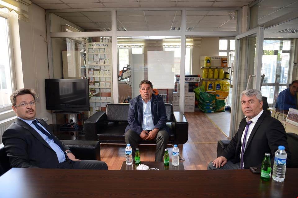 VALİ ÜNLÜ TARIM KREDİ KOOPERATİFİ MÜDÜRLÜĞÜNÜ ZİYARET ETTİ