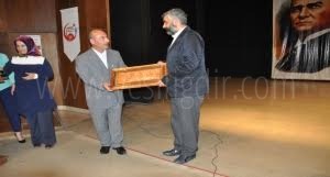 YAZAR AHMET TURGUT HZMUHAMMEDİ ŞUUR VE AHLAK KONFERANSINDA KONUŞTU