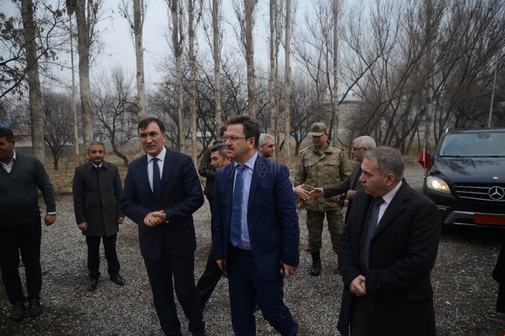 VALİ ÜNLÜ RÜZGAR EROZYONUNU ÖNLEME İSTASYONUNDA İNCELEMELERDE BULUNDU