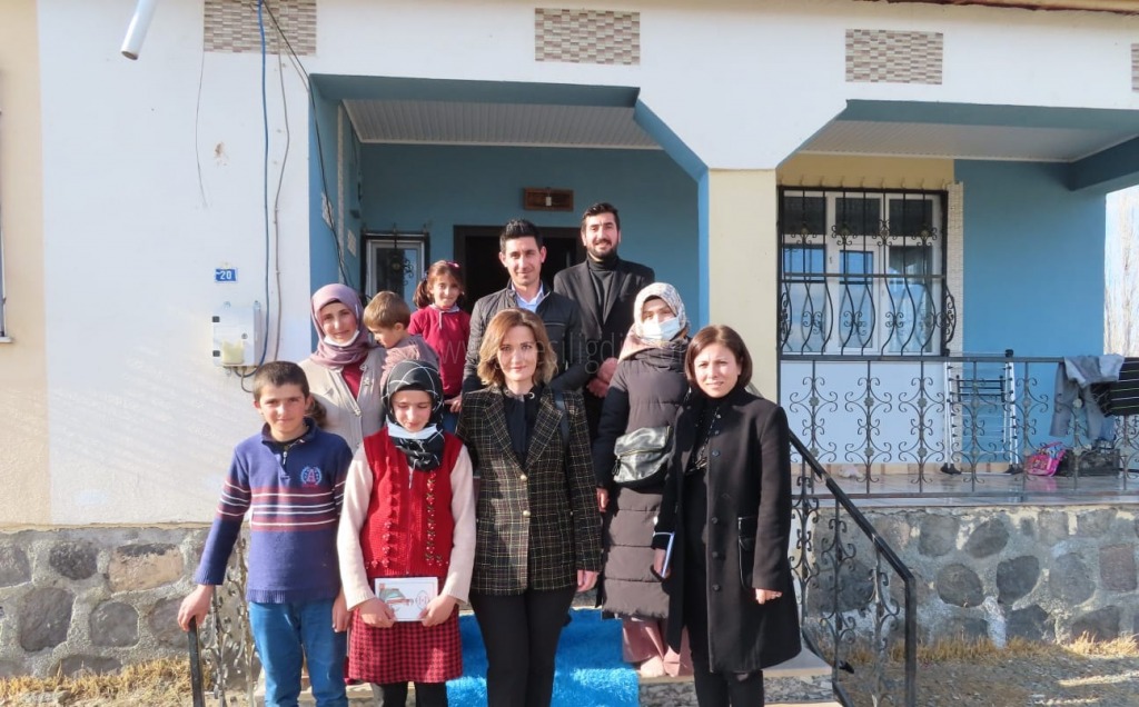 Hatice Sarıibrahim Turan'ın ailesini ziyaret etti