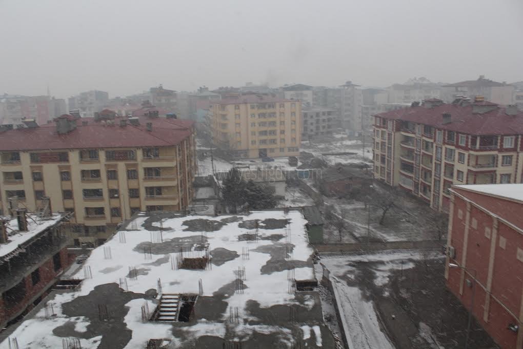 IĞDIR'DA KAR YAĞIŞINDAN 23 KÖY YOLU KAPANDI