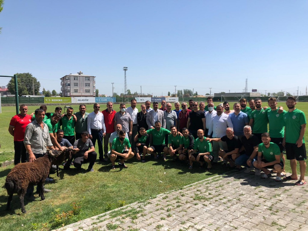 Ali Kemal Ayaz 76 Iğdır Belediye Spora Koç Kurban Etti