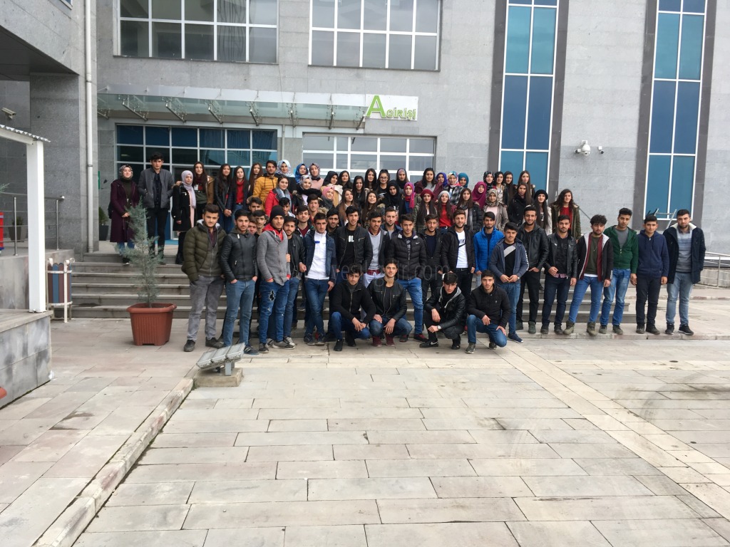 12 Sınıfların Iğdır Üniversitesi Gezisi