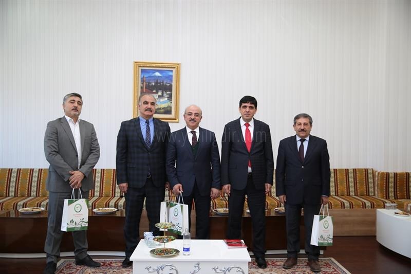 Iğdırlı İş Adamlarından İshak Yaycılı Rektör Alma yı ziyaret etti