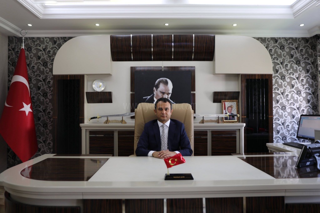 Vali Yardımcılığına Atanan Abdulkadir Şahin Görevine Başladı