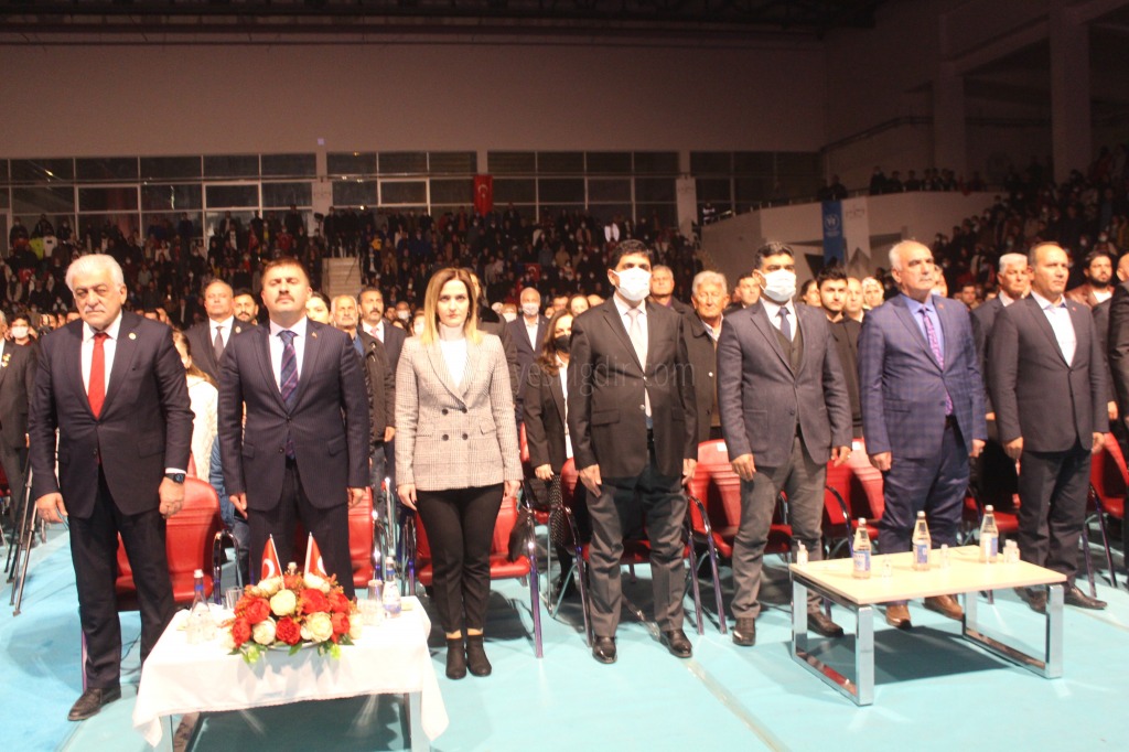 SERHAT TURAKTÜRKİYE-AZERBAYCAN KARDEŞLİĞİNİ SAHNEDE BULUŞTURDU