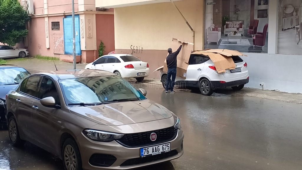 DOLU YAĞIŞI TEDİRGİN ETTİ