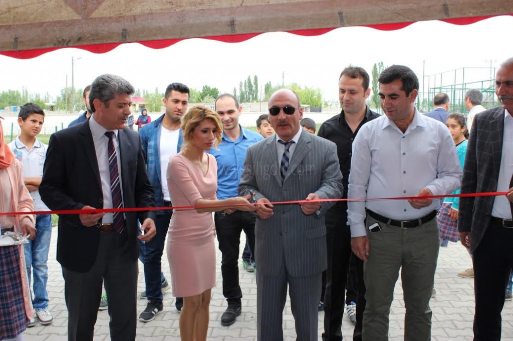 KARAAĞAÇ ORTAOKULUNDA BİLİM FUARI AÇILDI