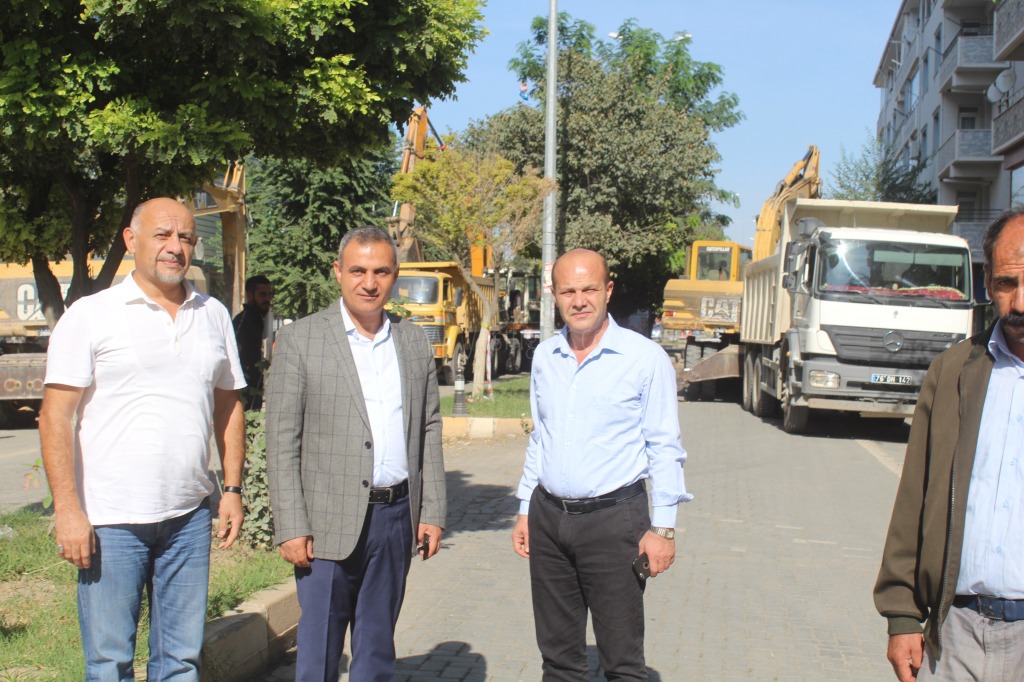 VALİ YOLU YENİLENİYOR