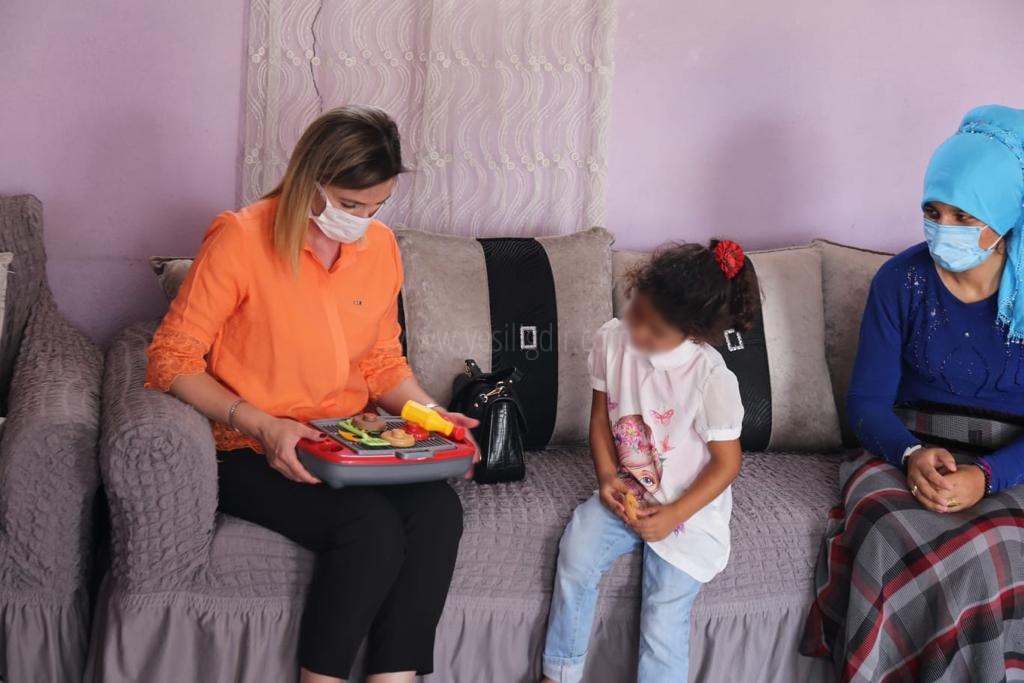 Hatice Sarıibrahim Öztürk Ailesini Ziyaret Etti