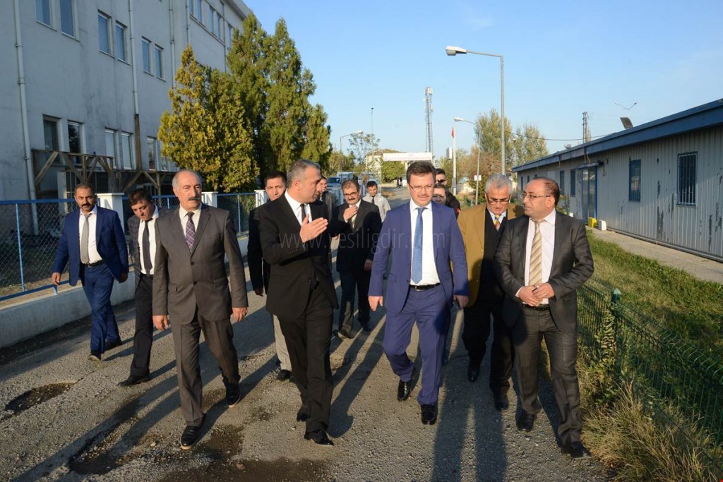 VALİ ÜNLÜ İL SAĞLIK MÜDÜRLÜĞÜ EK HİZMET BİNASINDA İNCELEMELERDE BULUNDU