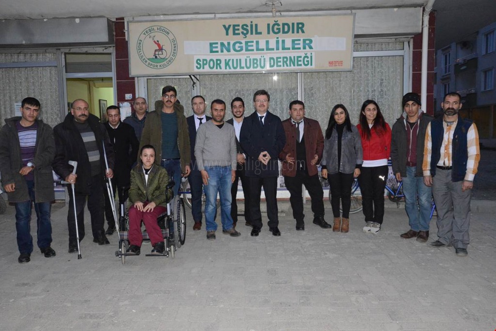 VALİ ÜNLÜ YEŞİL IĞDIR ENGELLİLER SPOR KULÜBÜ DERNEĞİNİ ZİYARET ETTİ