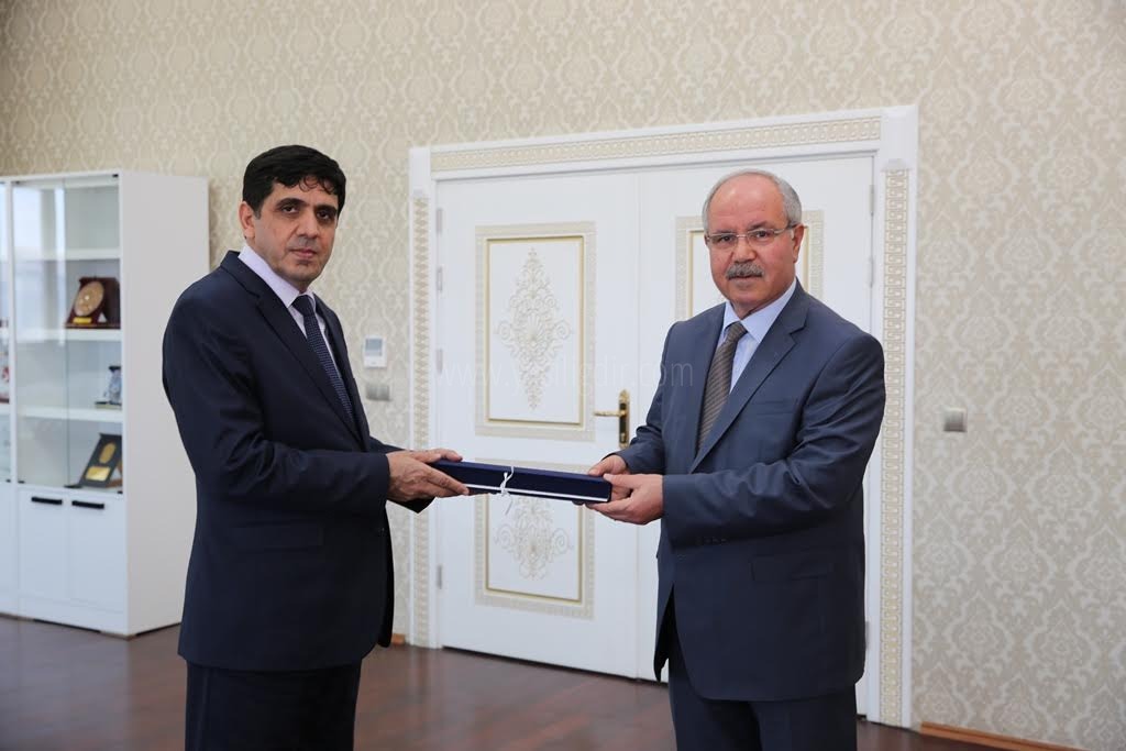Iğdır İl Defterdarı Rektör Almayı Ziyaret Etti